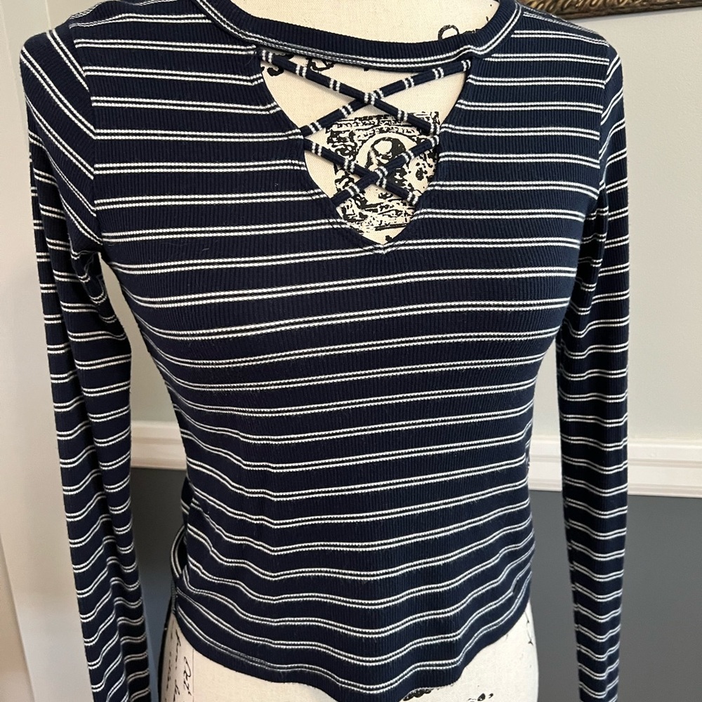 Hollister ribbed shirt